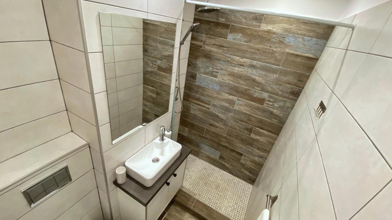Highland Home - Cozy Apartments Near City Center Oradea Exterior photo